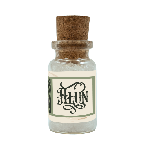 Ałun – proszek do ochrony, zamykania ust, ściągania rozproszenia i porządkowania wpływu w szklanej fiolce z korkiem. Cedrowe Wzgórza